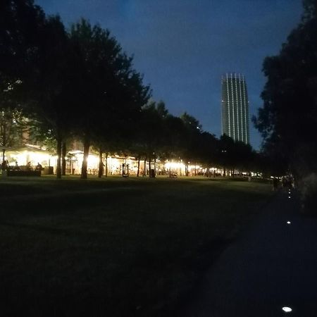 Danube Riverside Apartment With Quite Workplace บราติสลาวา ภายนอก รูปภาพ