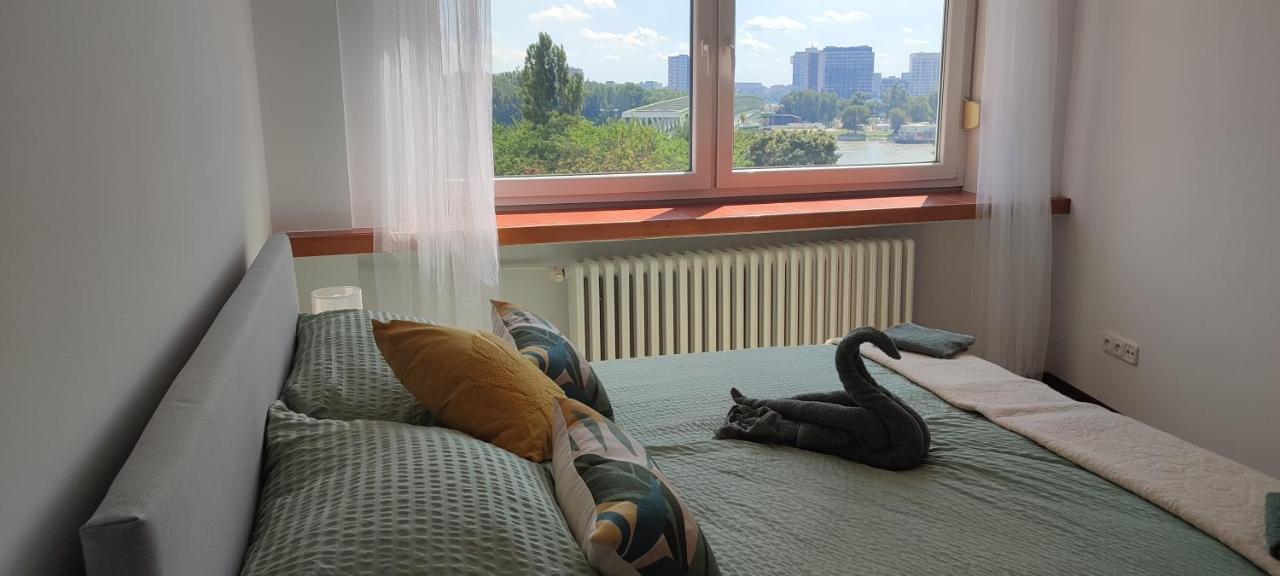 Danube Riverside Apartment With Quite Workplace บราติสลาวา ภายนอก รูปภาพ